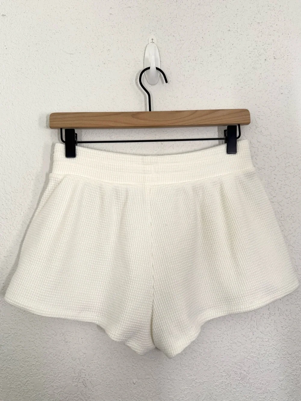 Alo Yoga Waffle High Waist Weekend Escape Shorts in Ivory Size Small